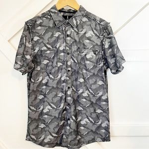 I Jeans by Buffalo Button Down Short Sleeve Gray Camouflage Shirt, Men's Medium